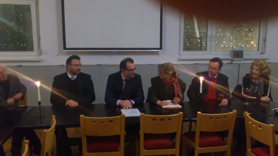 Georg Wacker MdL inmitten des AK Bildung zwischen Christine Jerabek und Landrat Joachim Walter Georg Wacker MdL inmitten des AK Bildung zwischen Christine Jerabek und Landrat Joachim Walter